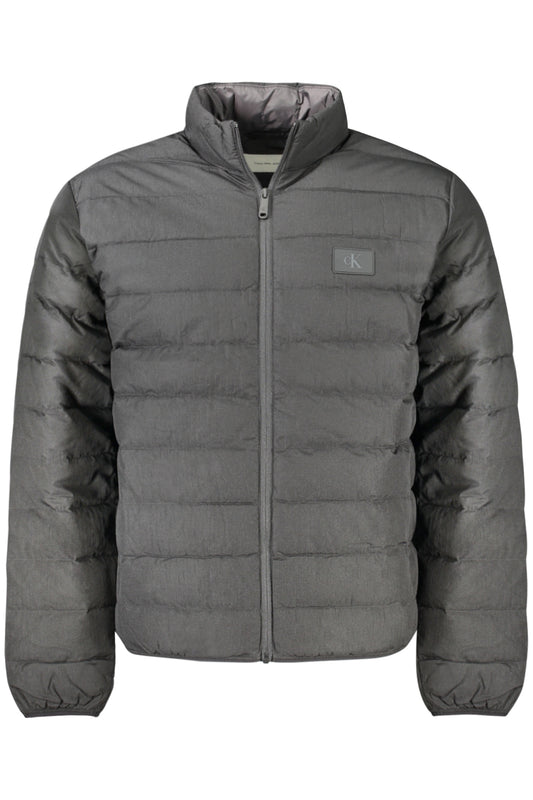 LONG SLEEVE JACKET, 100 GR, 2 EXTERNAL POCKETS, 2 INTERNAL POCKETS, ZIP, APPLICATION, LOGO, 95% RECYCLED NYLON